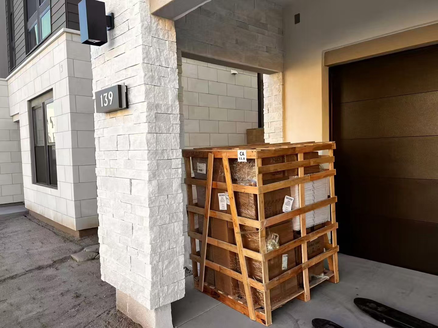 加拿大海运家具：集运大件全攻略，轻松实现跨国搬家